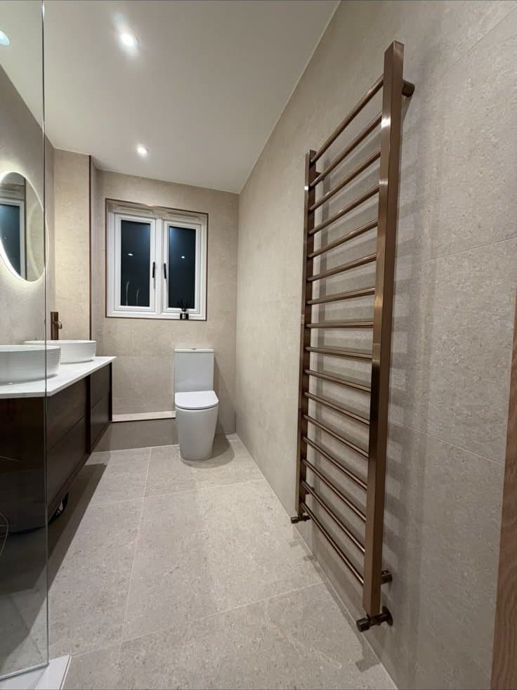 The Stone & Bronze Bathroom, photo 2