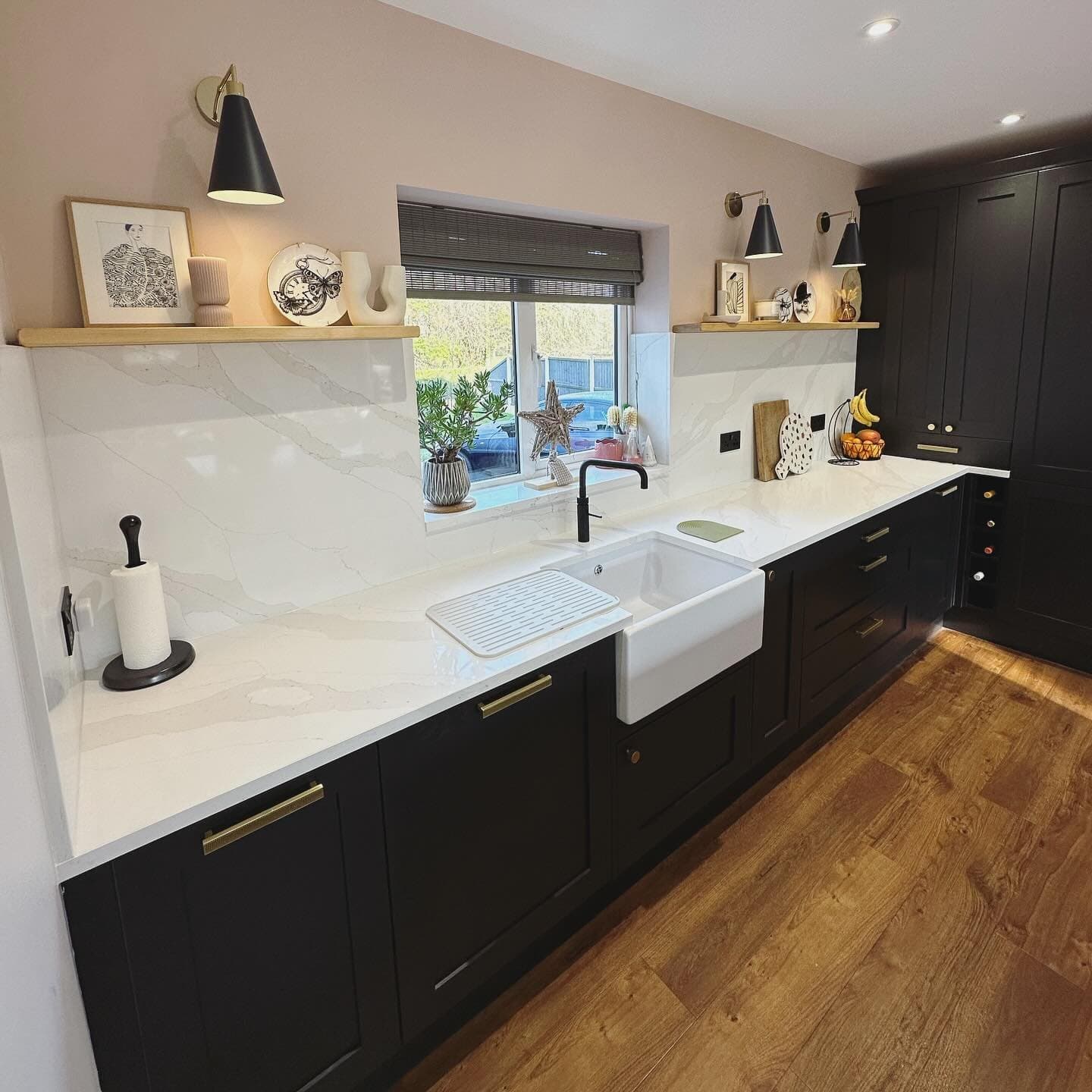 The Black Shaker Kitchen, photo 2