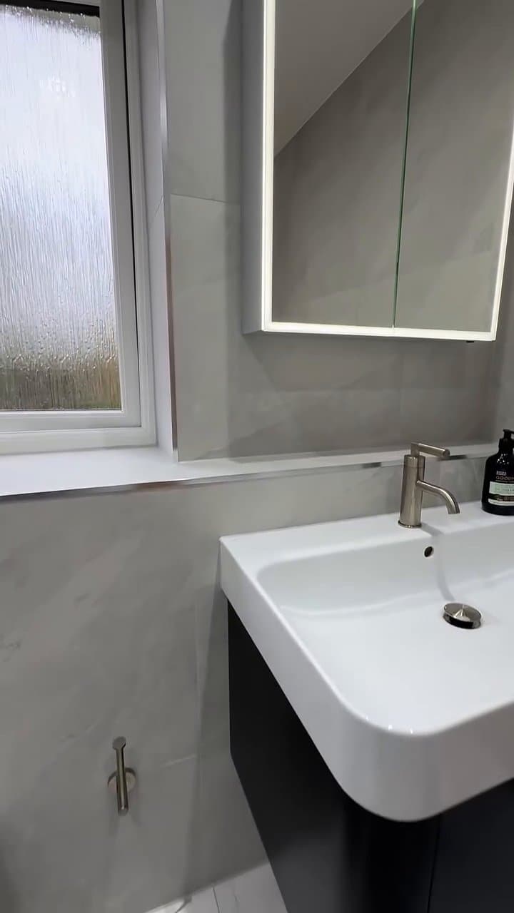 The Marble Bathroom, photo 5