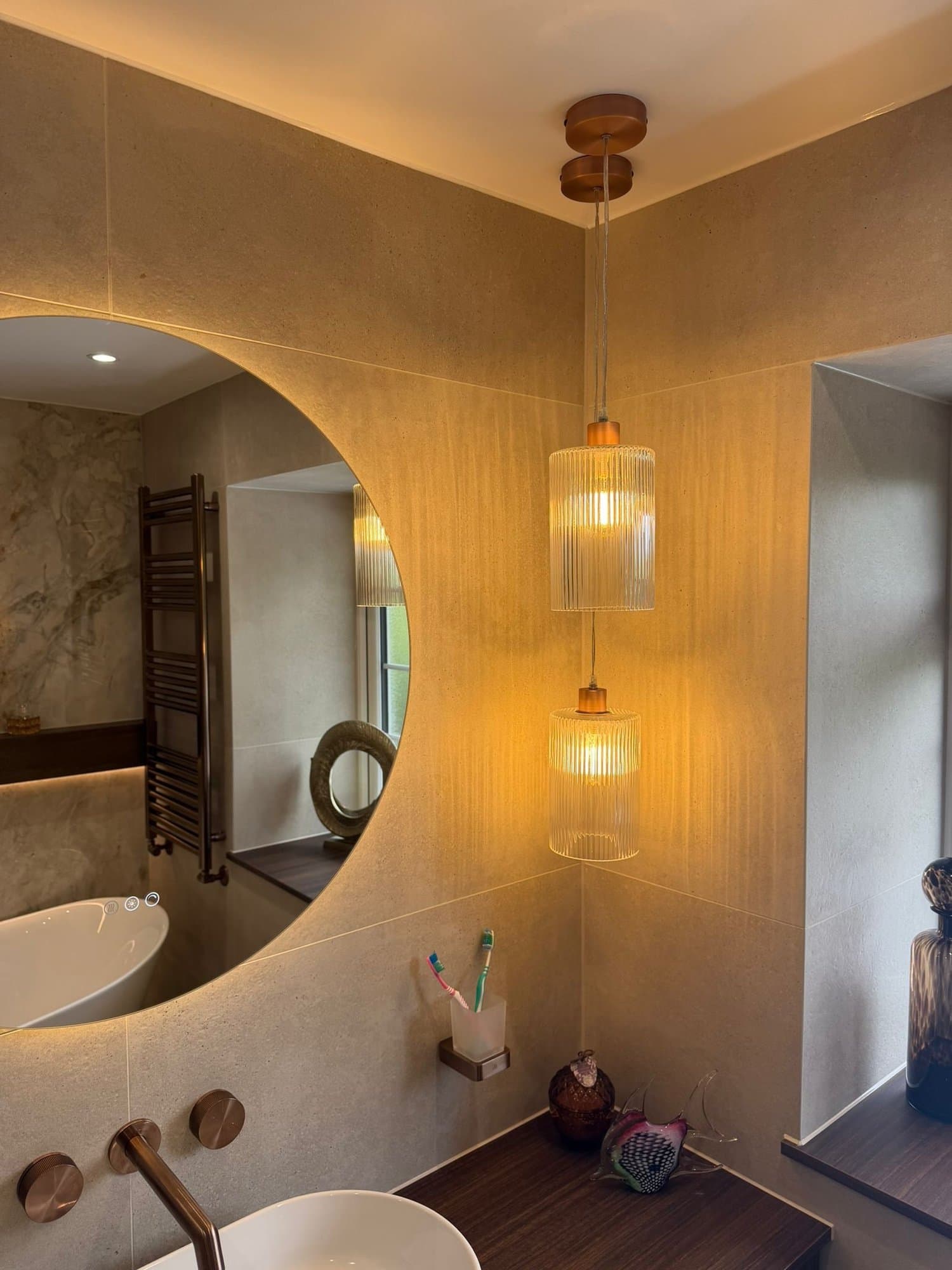 The Dark Timber Bathroom, photo 5